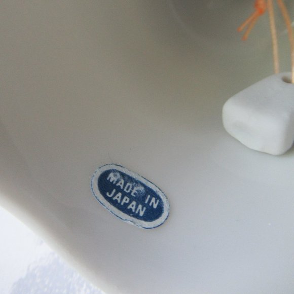 Porcelain Bell Village Landscape, Japan - Picture 13 of 13